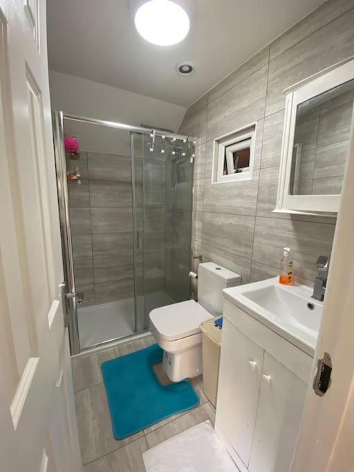 Charming Private Guest House Enfield Bagian luar foto