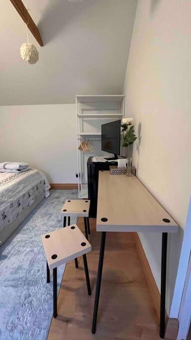 Charming Private Guest House Enfield Bagian luar foto